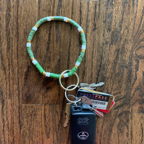 Clay flat bead keychain wristlet - Picture 1 of 3